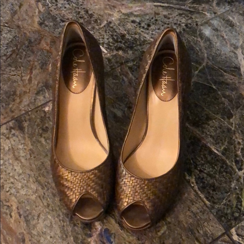 Metallic Cole Haan sz 8 1/2 Heels